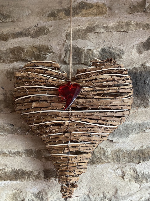 Twig & Wicker Twisted Heart With 3 Purple Acrylic Hearts - Tasteful  Attractive Things